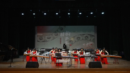 文藝芳華綻滿園 校大學(xué)生藝術(shù)團(tuán)系列專場演出在奉賢校區(qū)璀璨上演